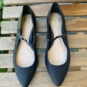 Vince Camuto Black Pointy Flats 6.5
